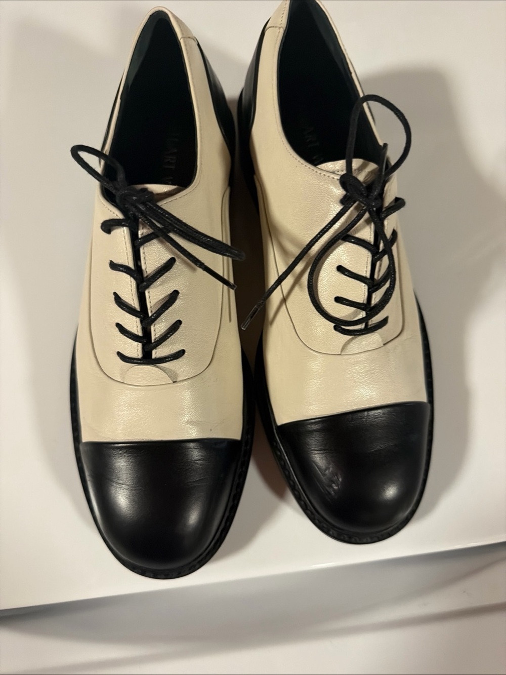 Stuart Weitzman women’s Blk & cream oxfords size 7.